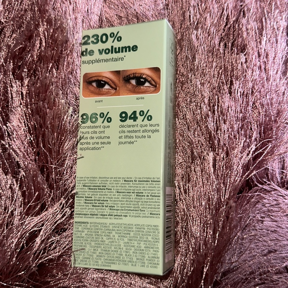Mascara - Picture 2 of 2